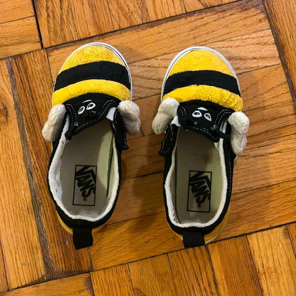 VANS Bee Kind bumble bee shoes for kids. Size 10 toddler.